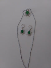 Load image into Gallery viewer, TURTLE PENDANT &amp; EARRING SET.