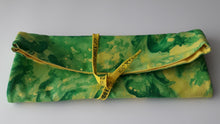 Load image into Gallery viewer, Jewelry Case/Wrap (Green&amp; Yellow)